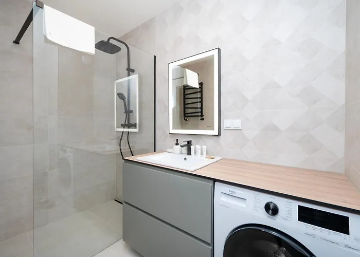 Widzewska Chic By Bookinghost *